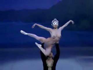 Meztelen ázsiai ballet