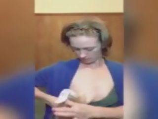 Pumping bryst melk: gratis gratis pumping melk porno video 43