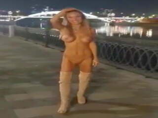 Nude Walk in the City at Night, Free Xnnx Mobile Porn Video | xHamster