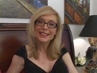 Oversexed nina hartley pergi turun dan memberikan yang luar biasa menghisap zakar