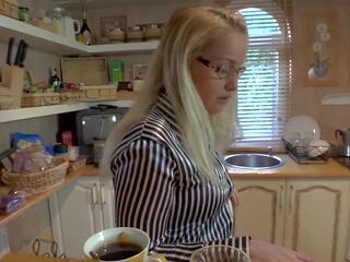 Proveing to Older Stepsister how Good Lover You are | xHamster