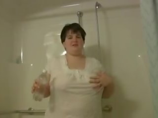 Kaylee's Wet Tee Shirt Jiggle